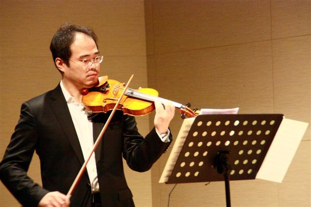 2011圖書館週 經典再現音樂會(另開新視窗/jpg檔)圖片