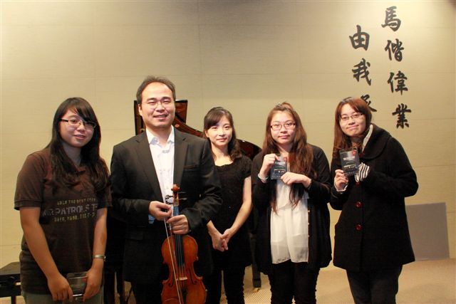 2011圖書館週 經典再現音樂會(另開新視窗/jpg檔)圖片