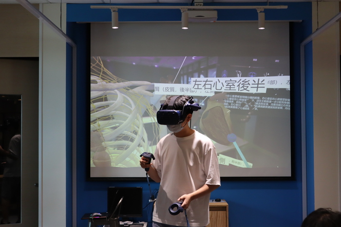 112_0825_卓越人才探索研習營_檢索導覽與VR體驗 7