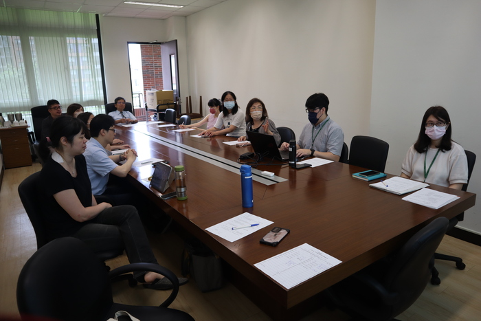 111學年度 第三次圖書諮詢委員會 3(另開新視窗/jpg檔)圖片