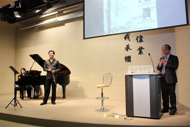2010圖書館週 音樂會 - 單簧管的漫遊(另開新視窗/jpg檔)圖片
