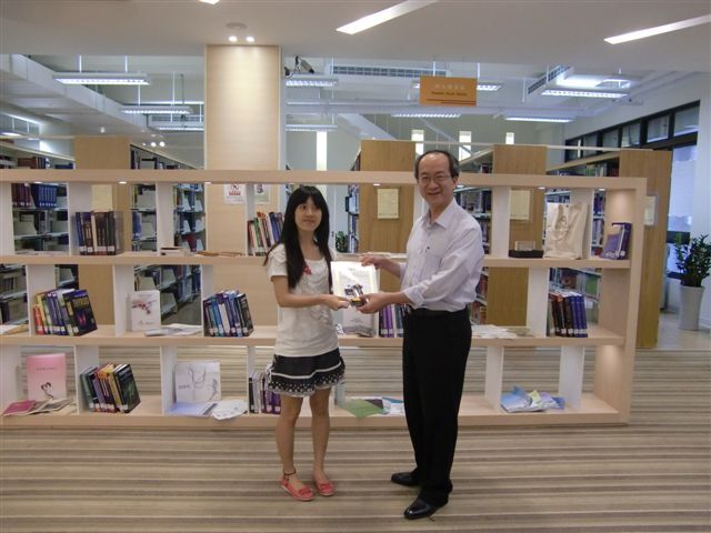 2013世界書香日頒獎 2(另開新視窗/jpg檔)圖片