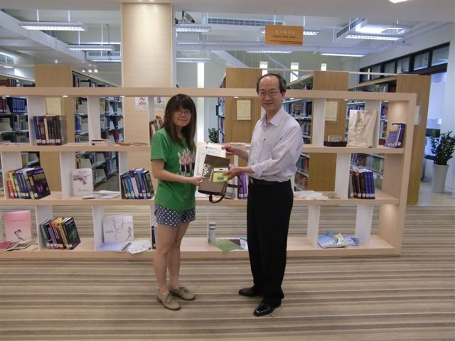 2013世界書香日頒獎 3(另開新視窗/jpg檔)圖片