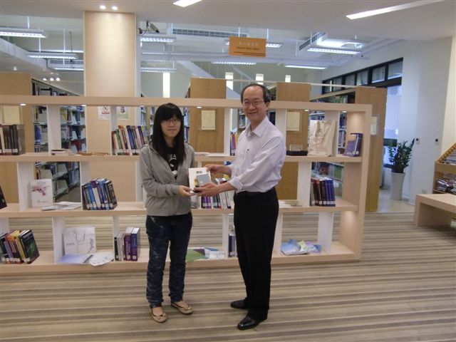2013世界書香日頒獎 7(另開新視窗/jpg檔)圖片