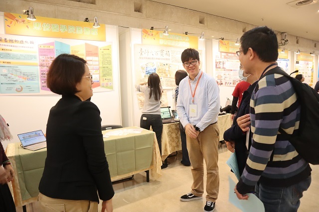 2018-12-08 2018年中華民國圖書館學會海報展(另開新視窗/jpg檔)圖片