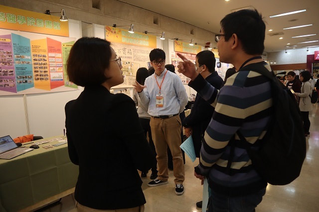 2018-12-08 2018年中華民國圖書館學會海報展(另開新視窗/jpg檔)圖片