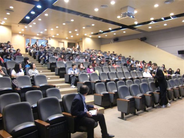 2013-12-04 演講活動-陳克華醫師【尋找生命的完整性】演講(另開新視窗/jpg檔)圖片