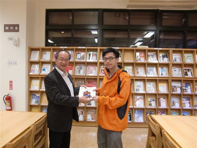 2012圖書館週頒獎(另開新視窗/jpg檔)圖片