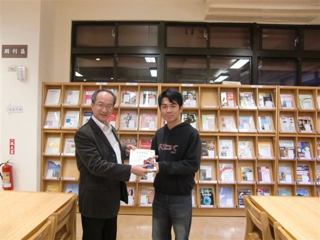 2012圖書館週頒獎(另開新視窗/jpg檔)圖片