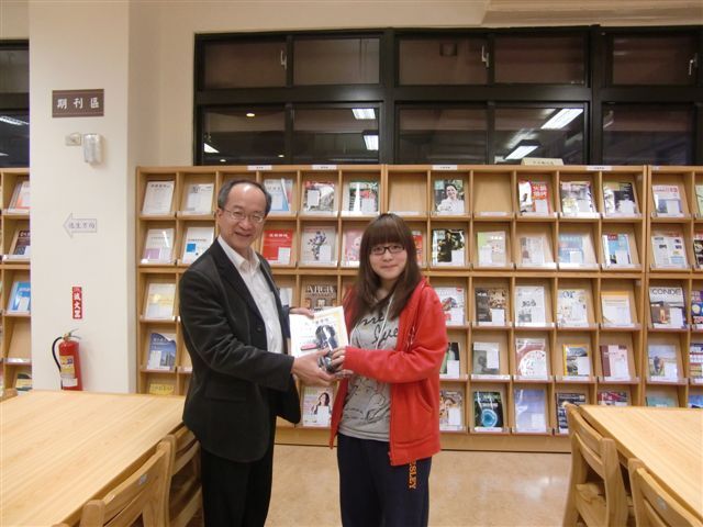 2012圖書館週頒獎(另開新視窗/jpg檔)圖片