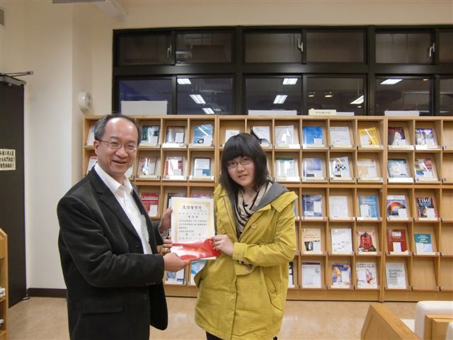 2012圖書館週頒獎(另開新視窗/jpg檔)圖片