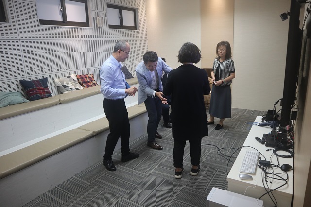 2019-10-30 聖約翰大學主任觀摩VR設備(另開新視窗/jpg檔)圖片