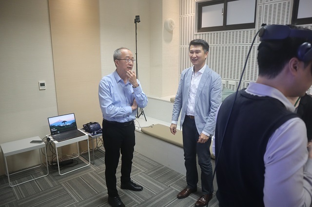 2019-10-30 聖約翰大學主任觀摩VR設備(另開新視窗/jpg檔)圖片