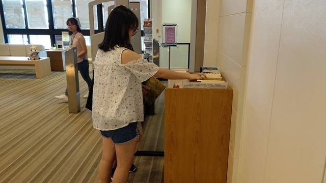 108學年度圖書館曬書節：二手書交換活動(另開新視窗/jpg檔)圖片