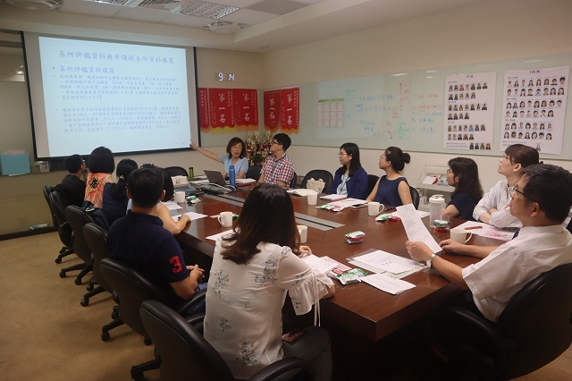 108學年度 第一次圖書諮詢委員會 21(另開新視窗/jpg檔)圖片