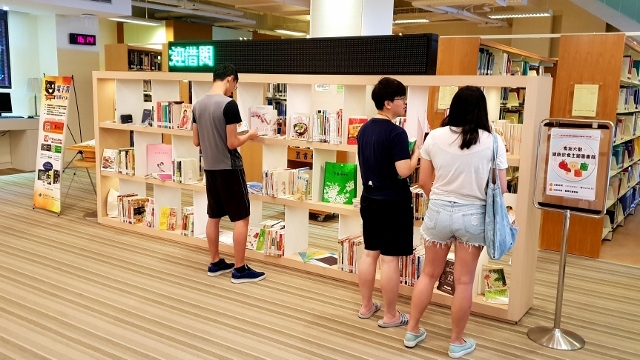 2018世界書香日 食指大動_健康飲食主題圖書展 2(另開新視窗/jpg檔)圖片