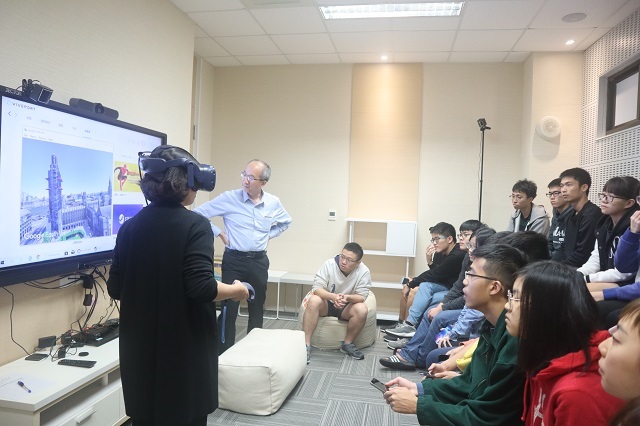 108-11-14 醫學概論VR體驗_醫護同學 3(另開新視窗/jpg檔)圖片