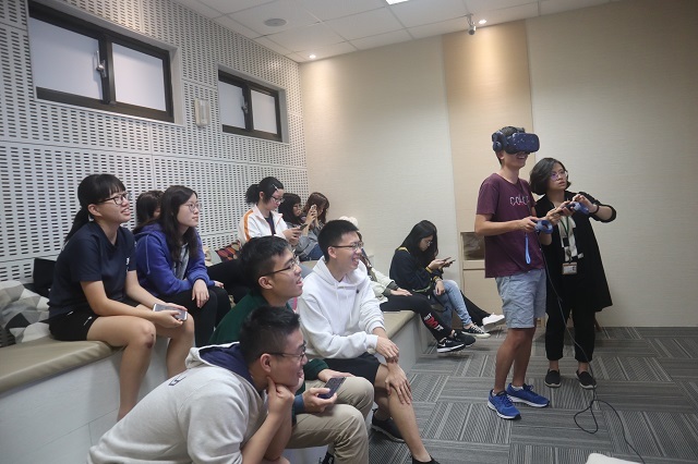 108-11-14 醫學概論VR體驗_醫護同學 9(另開新視窗/jpg檔)圖片