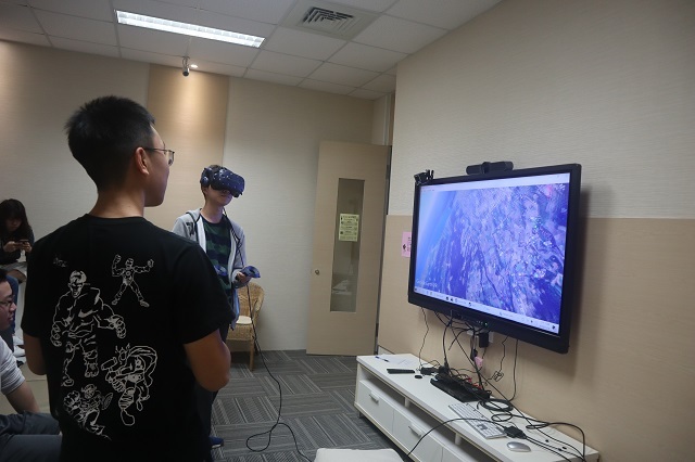 108-11-14 醫學概論VR體驗_醫護同學 18(另開新視窗/jpg檔)圖片