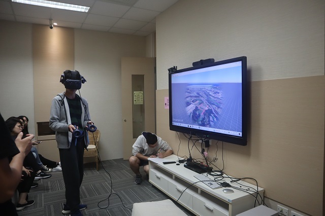 108-11-14 醫學概論VR體驗_醫護同學 19(另開新視窗/jpg檔)圖片