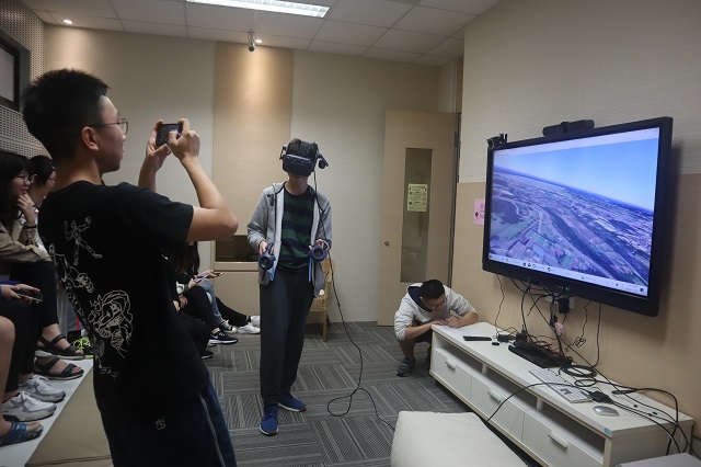 108-11-14 醫學概論VR體驗_醫護同學 20(另開新視窗/jpg檔)圖片