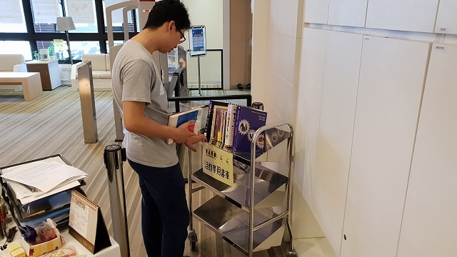 106學年度圖書館曬書節：二手書交換活動(另開新視窗/jpg檔)圖片