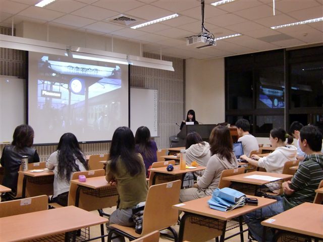 2011世界書香日 文學的迷人光影 - 作家鍾文音的閱讀創作與人生行旅 5(另開新視窗/jpg檔)圖片