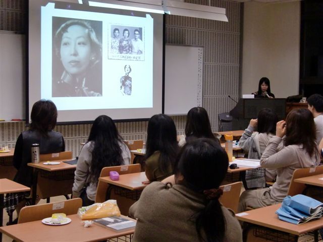 2011世界書香日 文學的迷人光影 - 作家鍾文音的閱讀創作與人生行旅 9(另開新視窗/jpg檔)圖片
