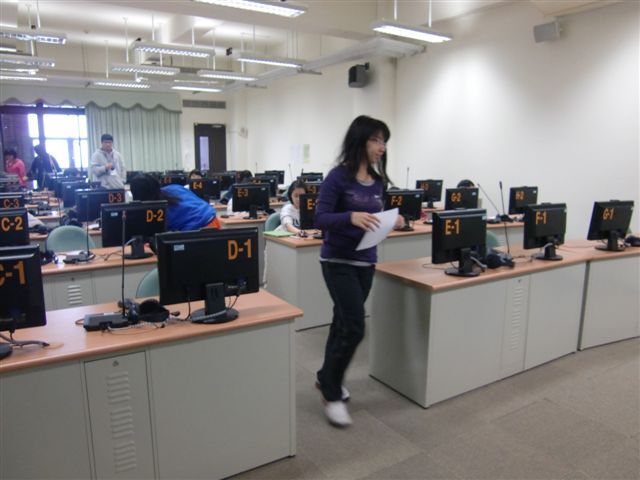 2013圖書館週頒獎 英語高手有獎徵答(另開新視窗/jpg檔)圖片