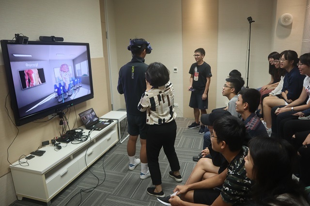 108-10-15 醫學資訊學VR體驗第二批_醫學二 6(另開新視窗/jpg檔)圖片