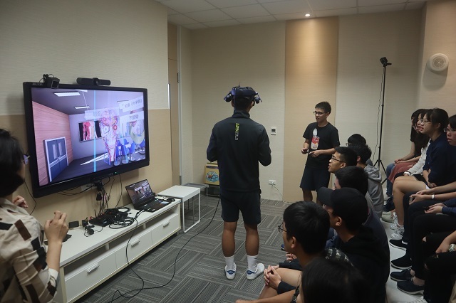 108-10-15 醫學資訊學VR體驗第二批_醫學二 7(另開新視窗/jpg檔)圖片