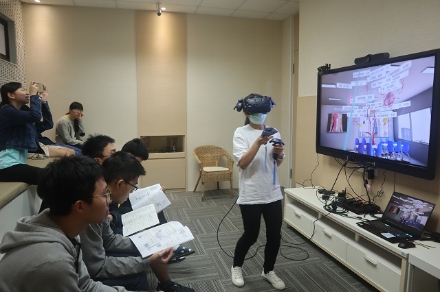 108-10-15 醫學資訊學VR體驗第二批_醫學二 13(另開新視窗/jpg檔)圖片