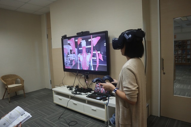 108-10-15 醫學資訊學VR體驗第二批_醫學二 14(另開新視窗/jpg檔)圖片
