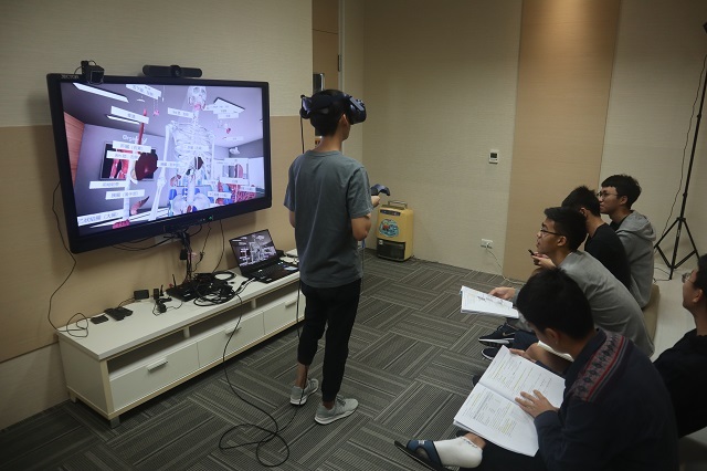 108-10-15 醫學資訊學VR體驗第二批_醫學二 18(另開新視窗/jpg檔)圖片
