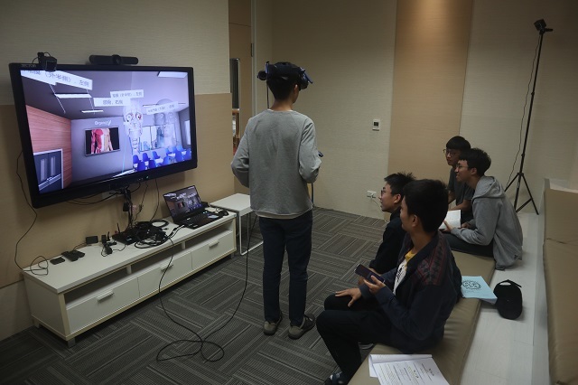 108-10-15 醫學資訊學VR體驗第二批_醫學二 21(另開新視窗/jpg檔)圖片