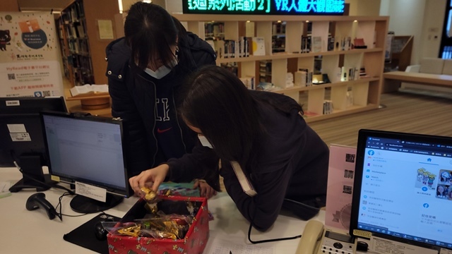 110學年度你借書我送糖：圖書館聖誕節活動(另開新視窗/jpg檔)圖片