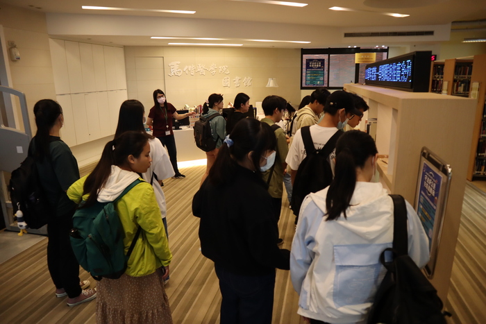 112_1025_護理學系1B_新生圖書館導覽 1