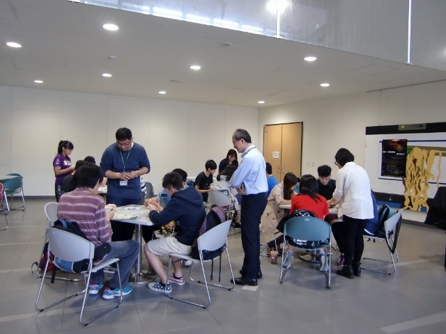 2016世界書香日 妙探尋兇桌遊活動 4(另開新視窗/jpg檔)圖片