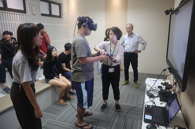 108-10-08 醫學資訊學VR體驗第一批_醫學二 2(另開新視窗/jpg檔)圖片