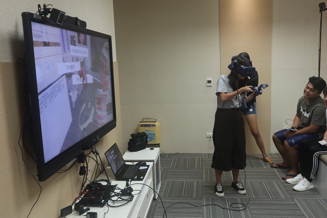 108-10-08 醫學資訊學VR體驗第一批_醫學二 13(另開新視窗/jpg檔)圖片