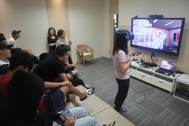 108-10-08 醫學資訊學VR體驗第一批_醫學二 22(另開新視窗/jpg檔)圖片