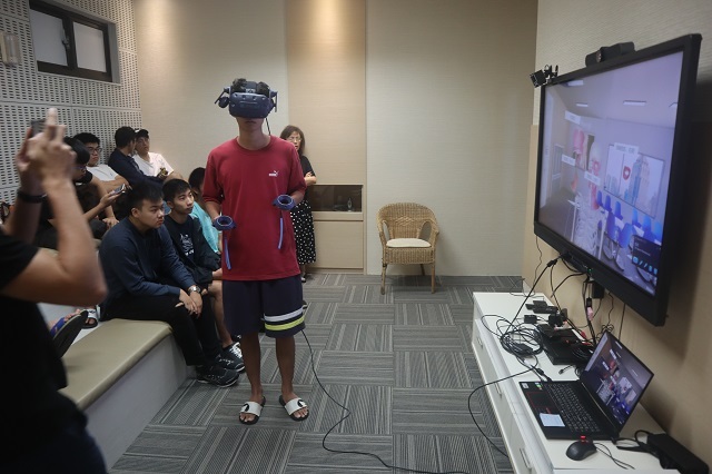 108-10-08 醫學資訊學VR體驗第一批_醫學二 25(另開新視窗/jpg檔)圖片