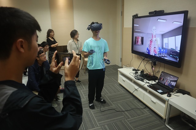 108-10-08 醫學資訊學VR體驗第一批_醫學二 36(另開新視窗/jpg檔)圖片