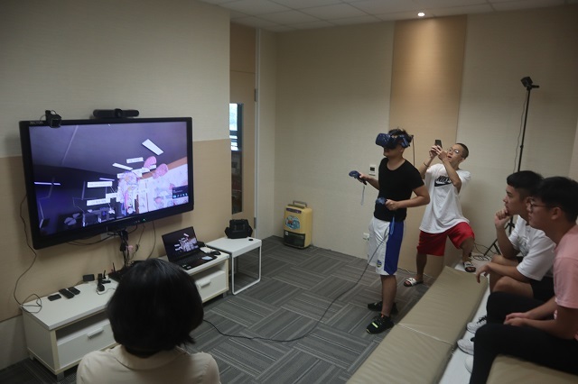108-10-08 醫學資訊學VR體驗第一批_醫學二 48(另開新視窗/jpg檔)圖片