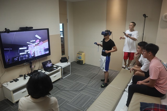 108-10-08 醫學資訊學VR體驗第一批_醫學二 49(另開新視窗/jpg檔)圖片