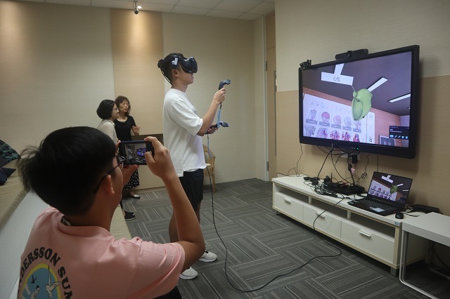 108-10-08 醫學資訊學VR體驗第一批_醫學二 53(另開新視窗/jpg檔)圖片