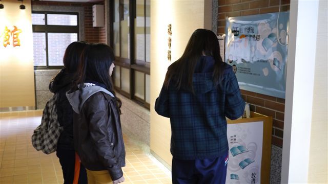 2013-12-09 漂書活動-醫學院(另開新視窗/jpg檔)圖片