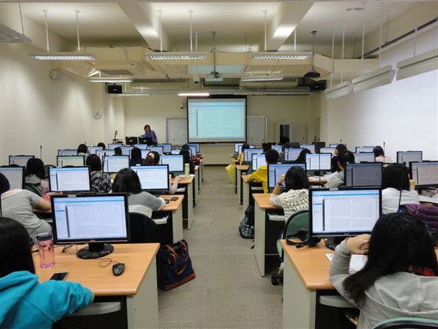 102-11-11 圖書館電子資源講解 _聽語學系一3
