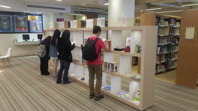 2015世界書香日 古詩與新詩書展 2(另開新視窗/jpg檔)圖片