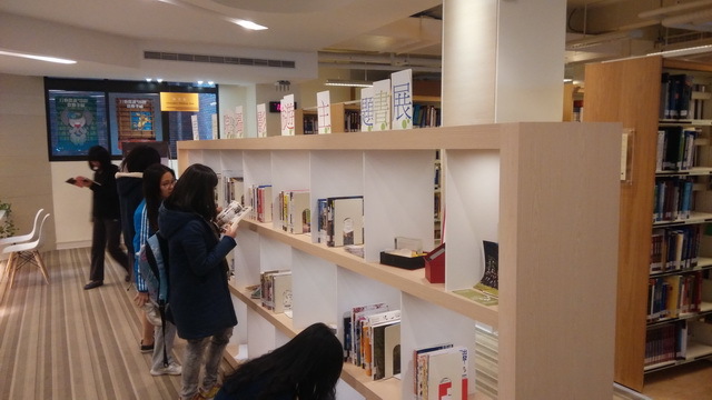 2014圖書館週海報 攝影與旅遊書展(另開新視窗/jpg檔)圖片